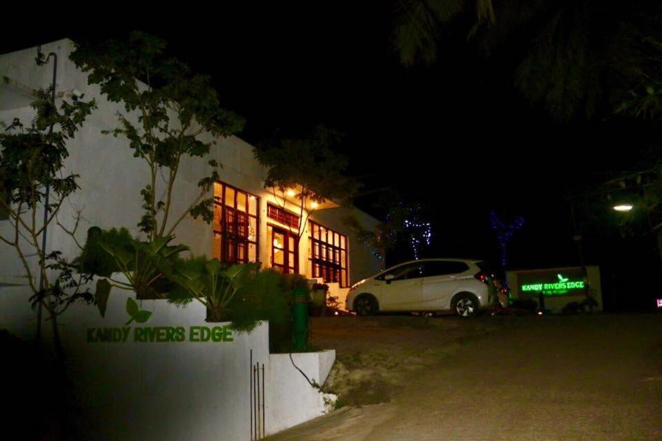 Kandy Rivers Edge Nature Resort Exterior foto