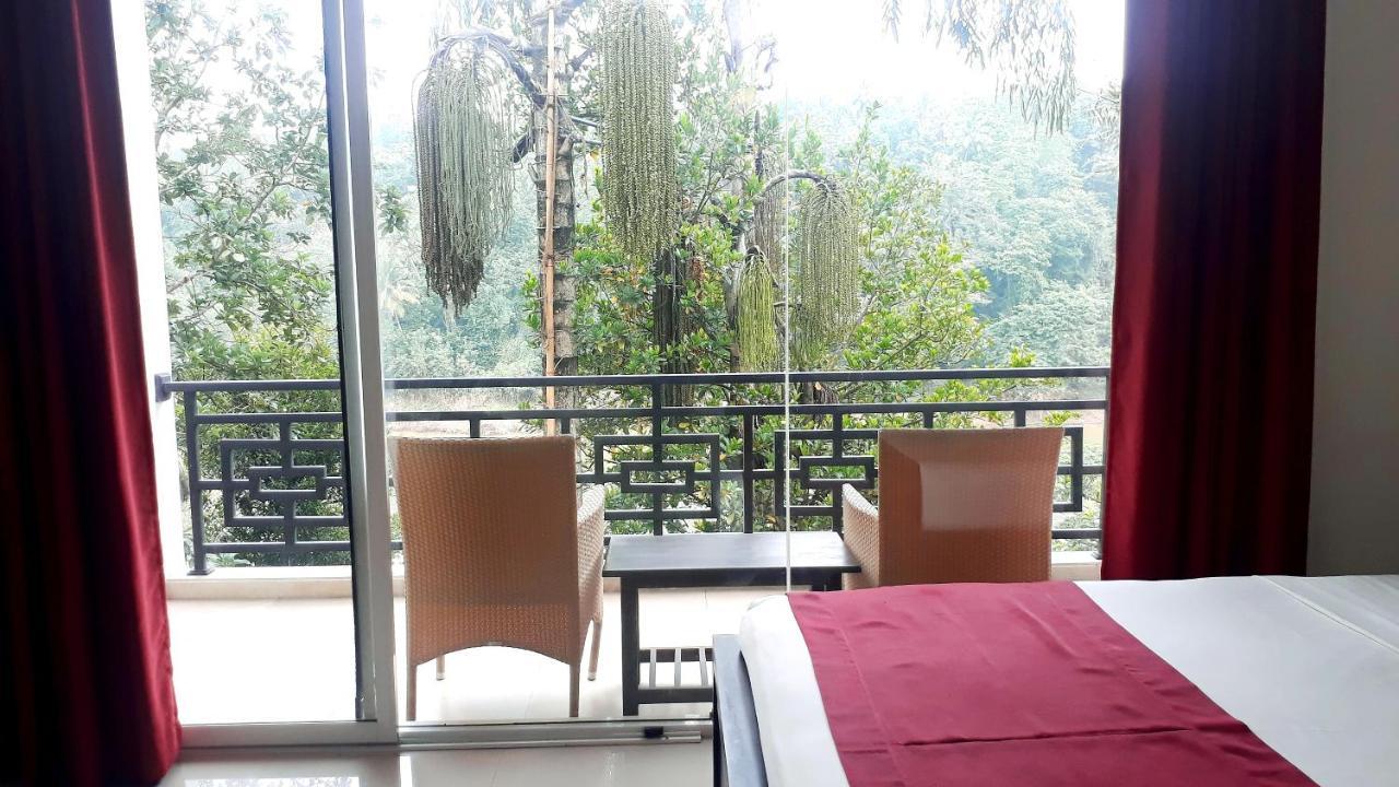 Kandy Rivers Edge Nature Resort Exterior foto